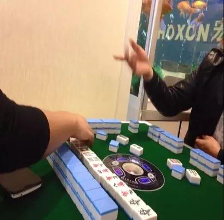 教程辅助“中至麻将挂保赢”(详细透视教程)-知乎