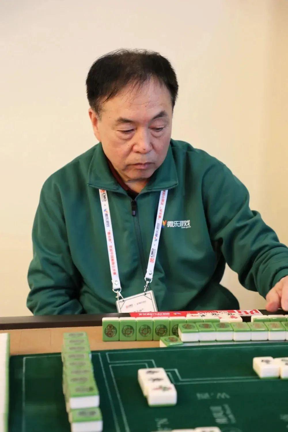 厉害了!微乐江苏麻将小程序万能开挂器”其实确实有挂 
