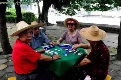 给大家爆料一下为什么手机打牌都是输!其实确实有挂的