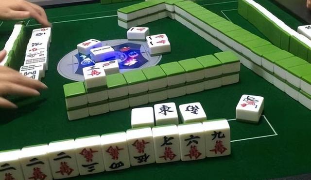 终于懂了！凡乐麻将确实真的有挂(怎么总输有什么猫腻)