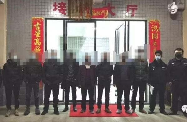 3分钟教你科普“玩斗牛普通纸牌产品道具哪里有一《我来教教你怎么赢 》