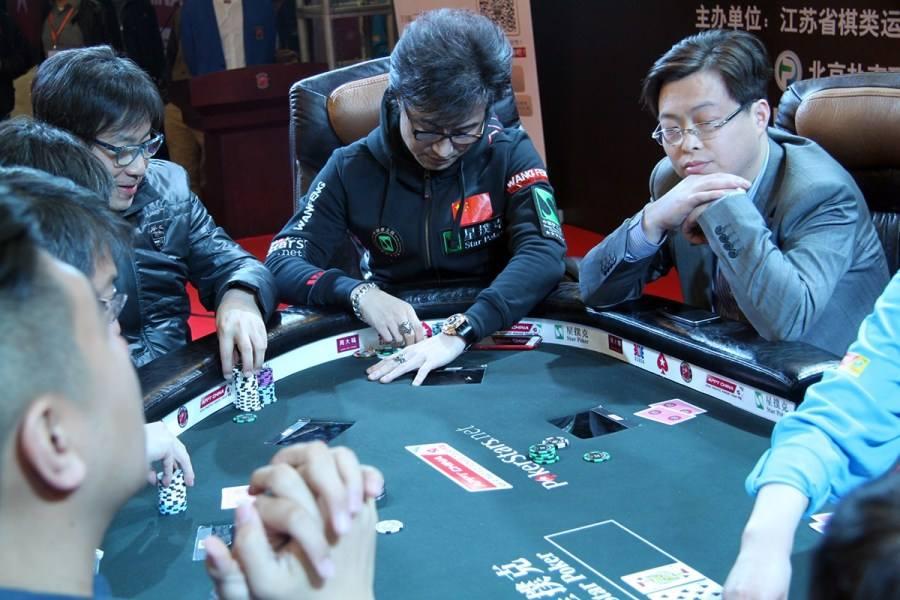 必看盘点揭秘!实用先进扑克器是真的吗一《我来教教你怎么赢 》