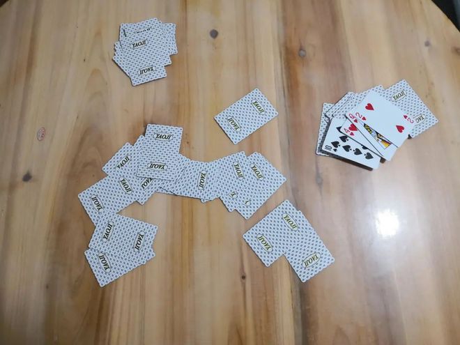 3分钟教你科普“便捷且实用扑克牌新设备_《爱问知识人 使用说明》