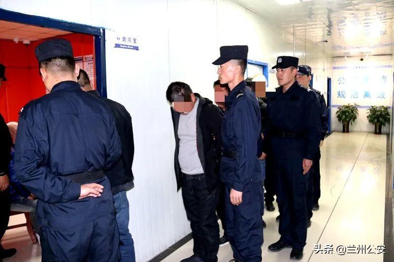 3分钟教你科普“玩对子普通扑克牌高科技产品仪器—详细解说+新浪科技
