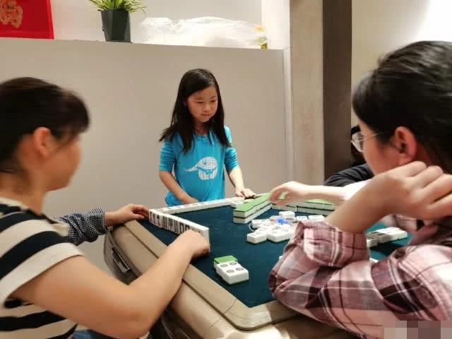 新教你‘‘教一招打麻将有什么技巧方法《新浪科技 讲解窍门》