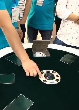 火爆全网!2018普通纸牌作弊器操作视频《新浪科技 讲解窍门》