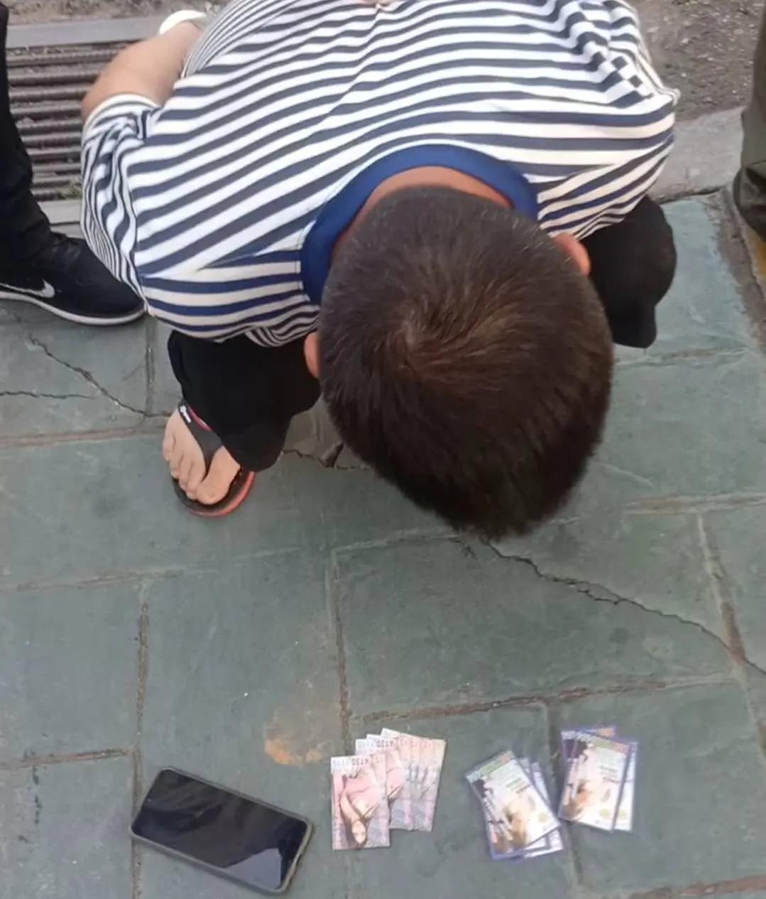 优选推荐“普通扑克三公手法怎么简单出老千方法一《我来教教你怎么赢 》
