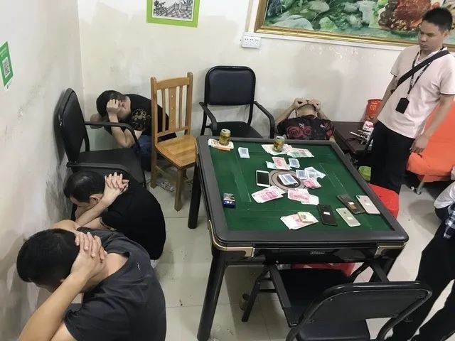 「热点资讯」先进打三公的工具_《爱问知识人 使用说明》