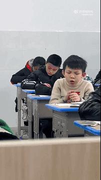 火爆全网!教你十点作弊工具一《我来教教你怎么赢 》