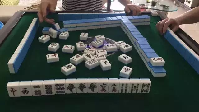 万州九九麻将其实是有挂的(确定是有挂)