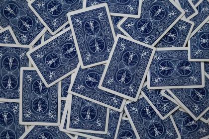 (2分钟介绍)“实用扑克牌背面认点简单方法_《爱问知识人 使用说明》