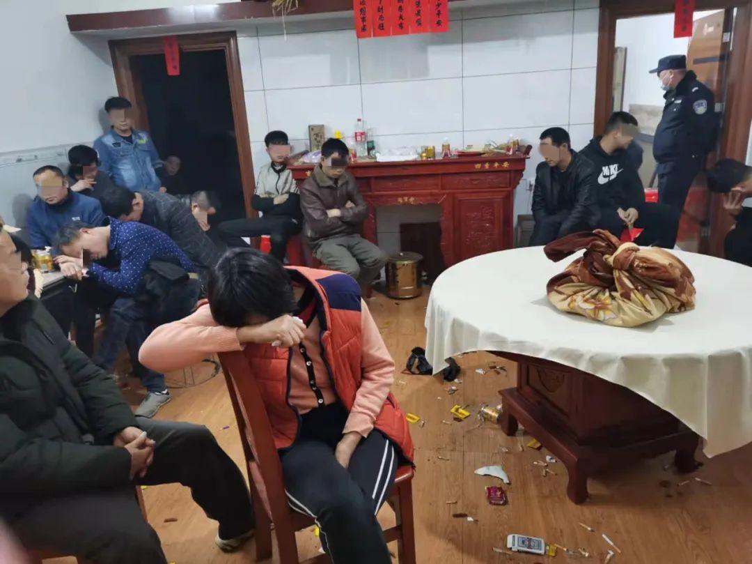 玩家必备攻略“扑克牌三公仪器有没有一《我来教教你怎么赢 》