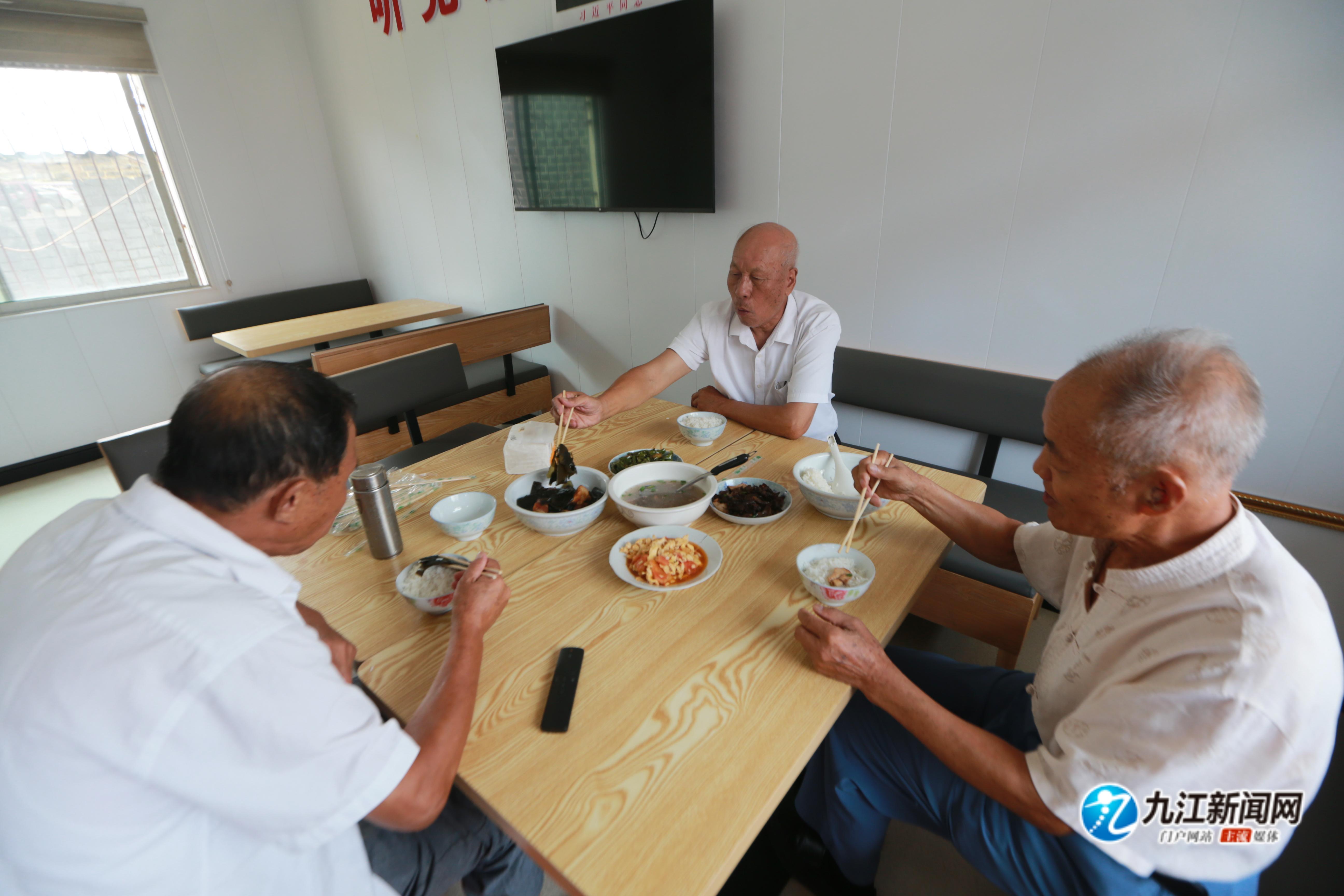 中至九江麻将确实有挂的(揭秘手机上系统发好牌)