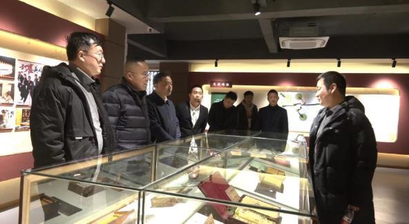 微乐广东麻将神器(揭秘手机上提高赢的概率)
