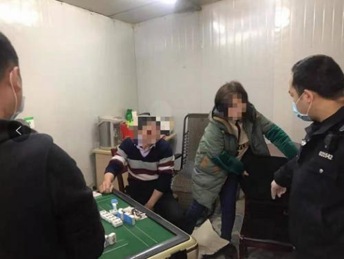 中至九江麻将插件攻略(揭秘小程序输赢规律)