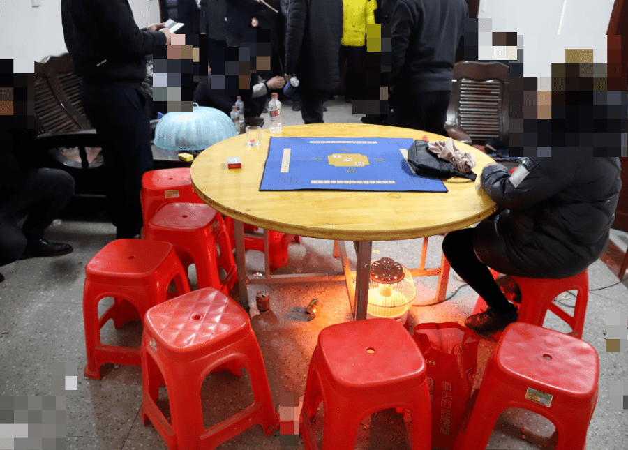 给大家爆料一下新又实用打三公作假设备《详细教程 新浪科技》
