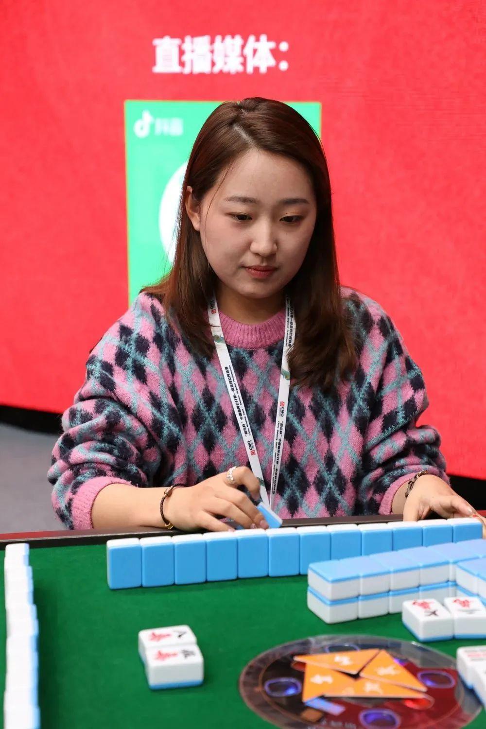 微乐家乡麻将助赢神器(揭秘微信里提高胜率)