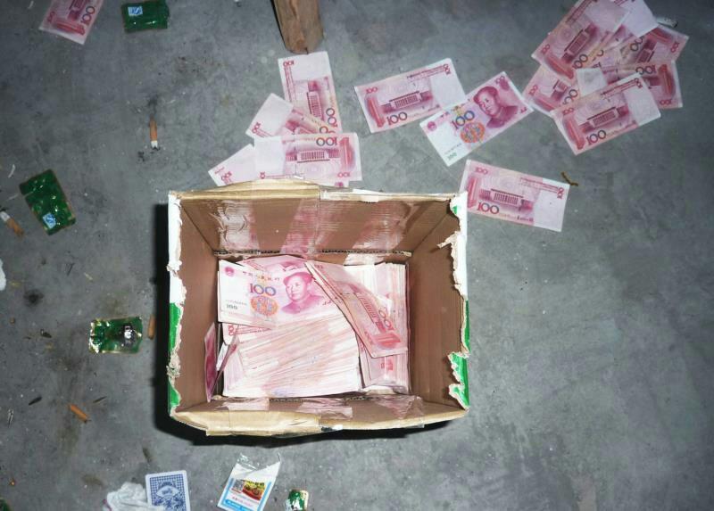 我来教教大家“新且实用普通扑克玩三公先进仪器!《详细教程 新浪科技》