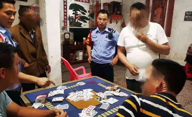 火爆全网!多人打三公先进的设备—详细解说+新浪科技