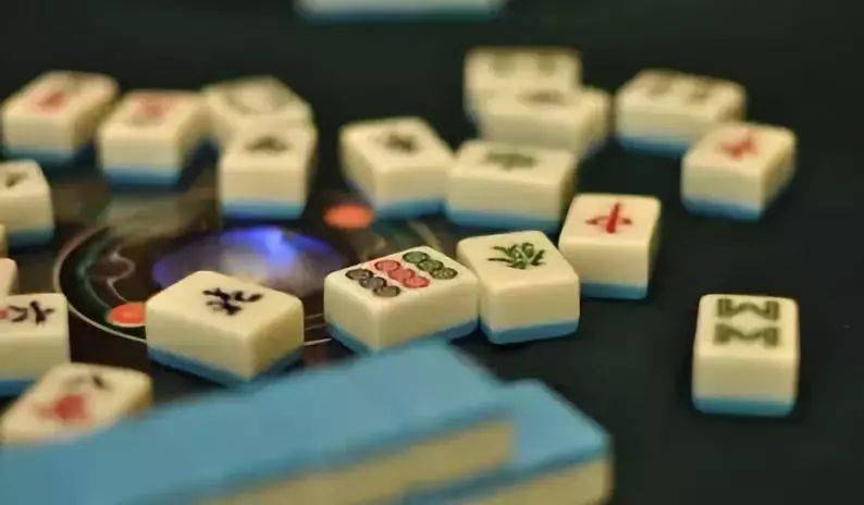 中至赣州麻将怎样有好牌(揭秘小程序辅牌器)