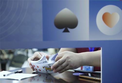 玩家必备攻略“普通扑克炸金花技巧怎么简单作弊方法—详细解说+新浪科技