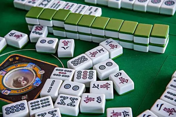 我来教教大家“扑克21点手法_《爱问知识人 使用说明》