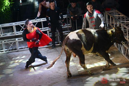 必看盘点揭秘!玩斗牛实战高科技仪器道具《详细教程 新浪科技》