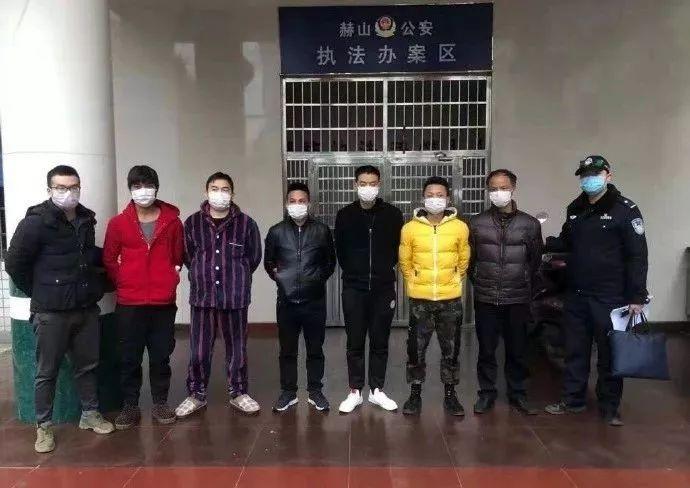 玩家必备教程普通扑克牌斗牛手法如何简单作弊方法《新浪科技 讲解窍门》