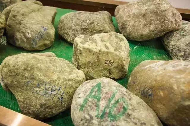 厉害了!普通铁碗看穿仪器哪里有《详细教程 新浪科技》